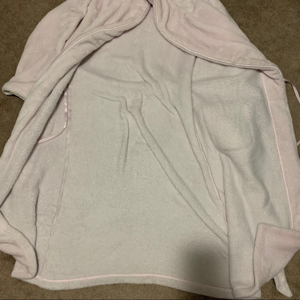 Women's Pink Fleece Robe - Picture 11 of 12